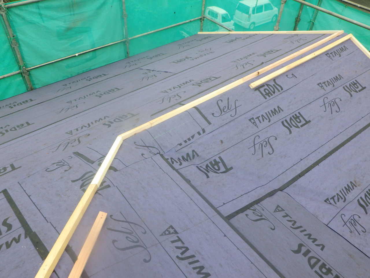 谷樋周りの板金下地状態です