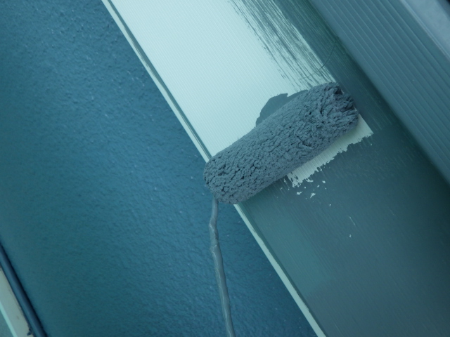 幕板１回目塗装中です