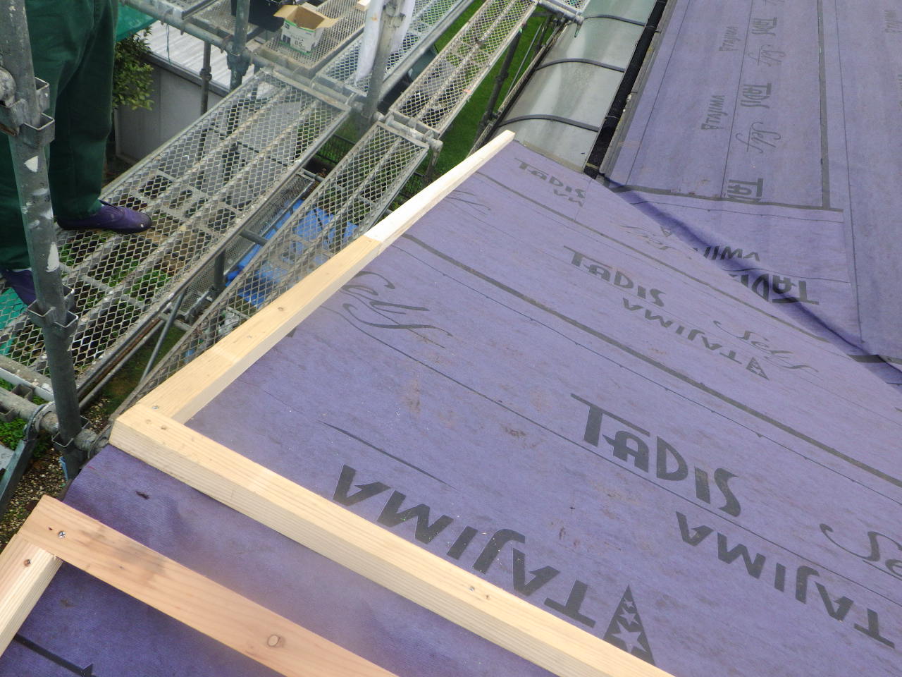 板金下地の取り付け終了です