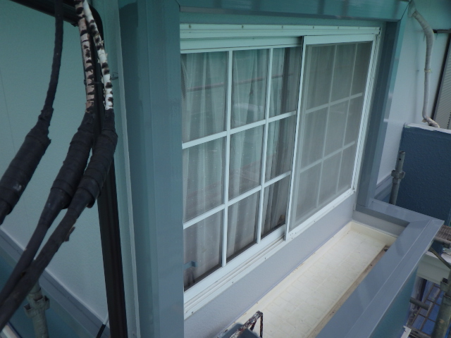 幕板１回目塗装終了です