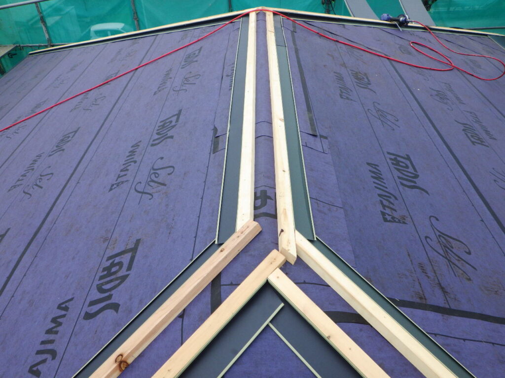 役物板金の取り付け終了です