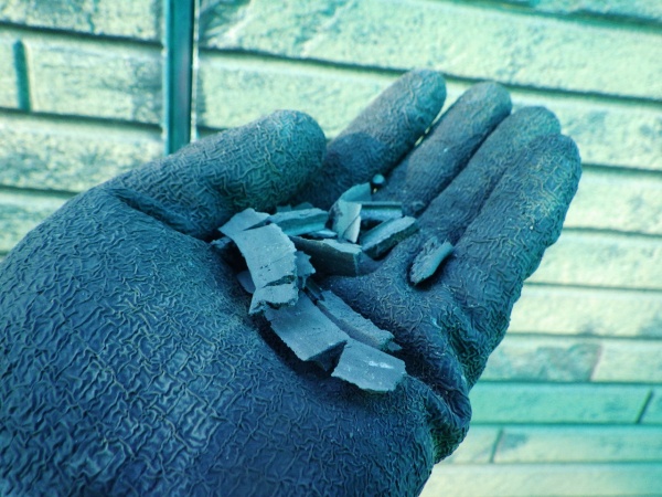 取り外したシーリングです