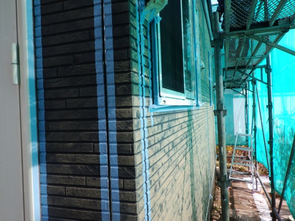 シーリング用の養生が終了しました