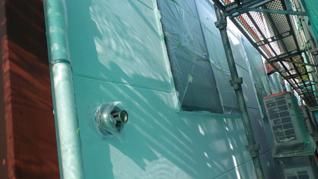 外壁面の下塗り塗装終了です