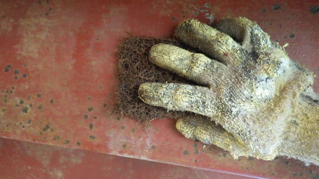 外階段のケレン中です