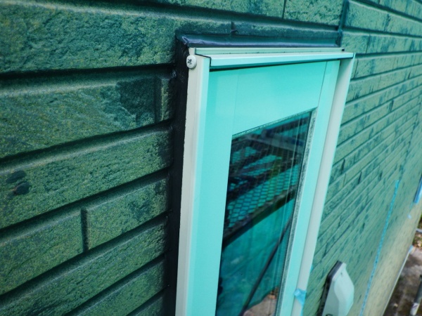 窓周りの打ち増しが終了です