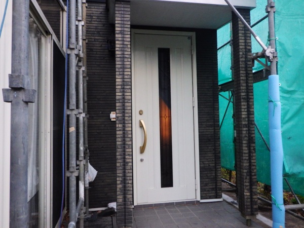 玄関周り打ち替えが終了です