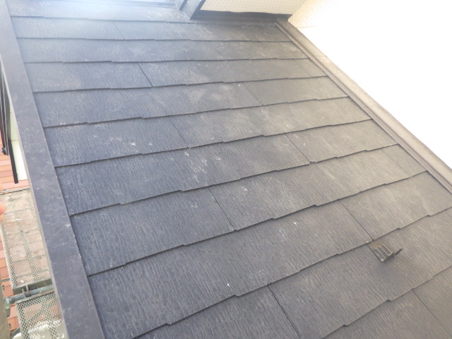 新規スレート屋根材貼り付け終了です