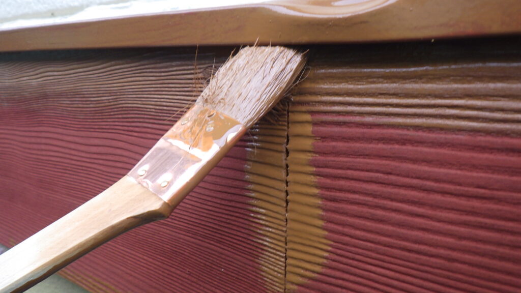 幕板の中塗り塗装中です