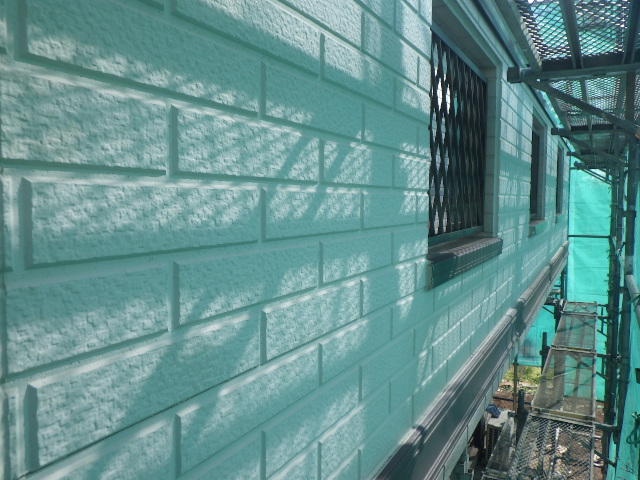 高圧洗浄後の中段外壁の状態です