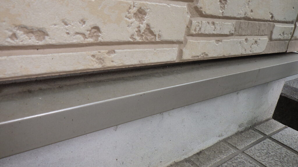 洗浄前の板金部の状態です