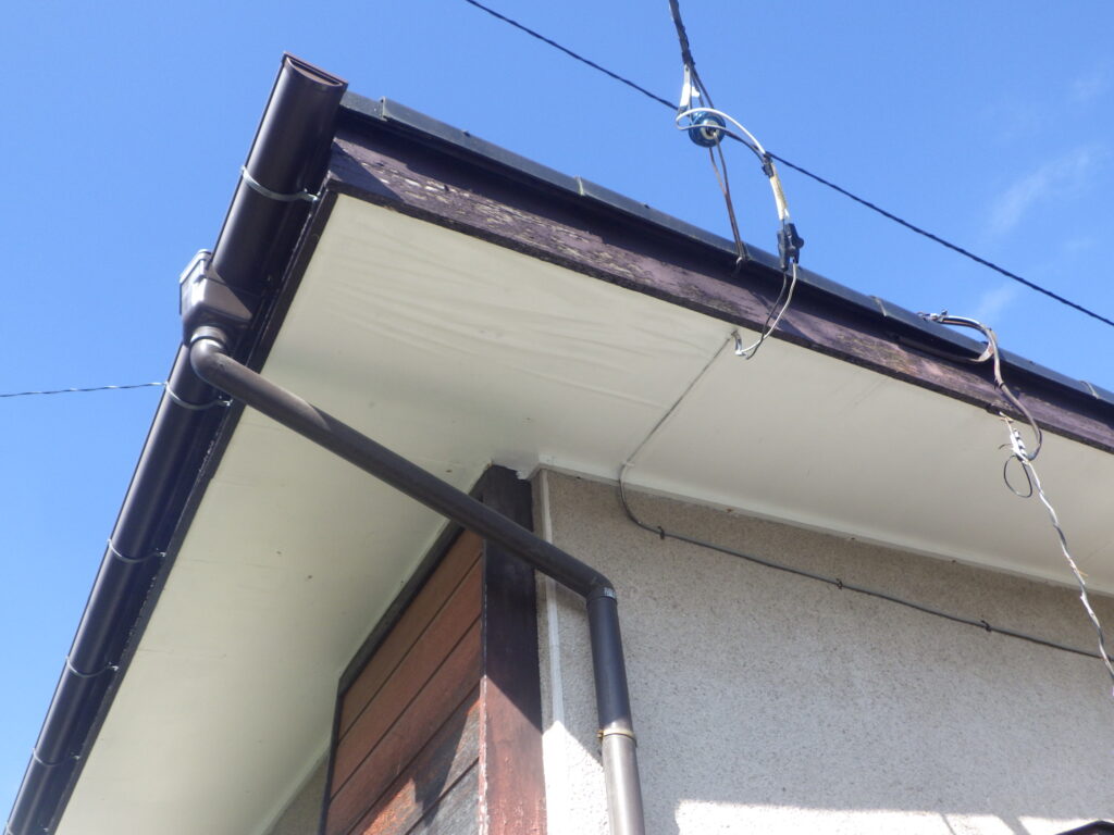 施工前の軒天の状態です