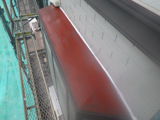 出窓天板の錆止め終了です