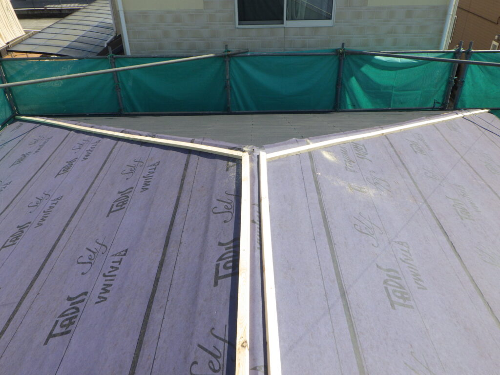 板金下地の取り付け終了です