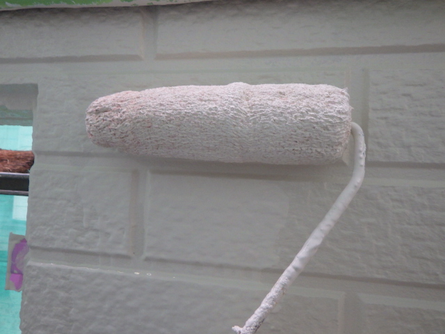 外壁上塗り塗装中です