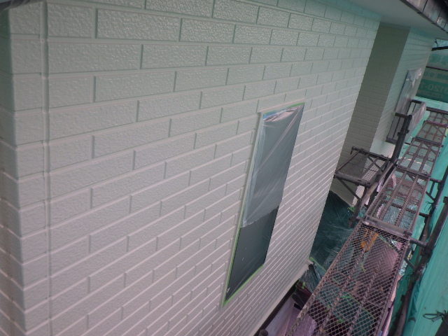 軒天取り合い塗装終了です