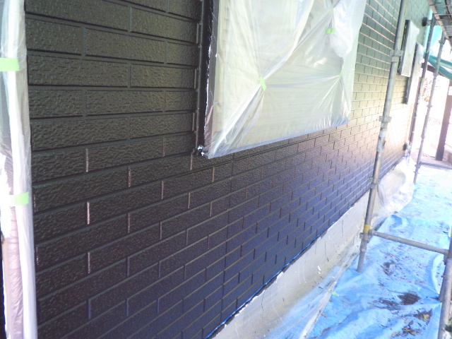 外壁の中塗り塗装終了です