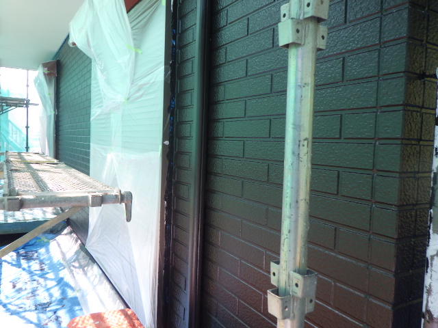 外壁の中塗り塗装終了です