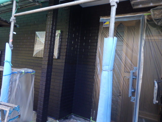 外壁の中塗り塗装終了です