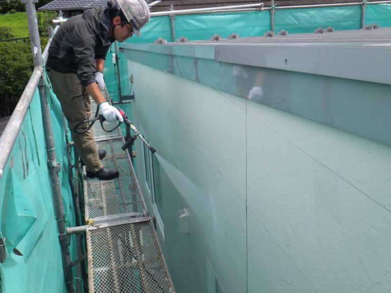外壁の高圧洗浄作業