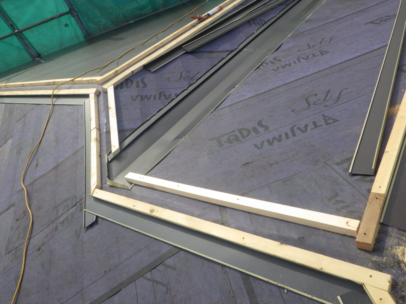 板金下地を取り付けました