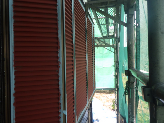 雨戸下塗り終了です