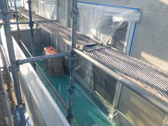 ベランダ周りの養生をしました