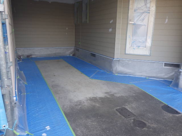 駐車場の養生をしました