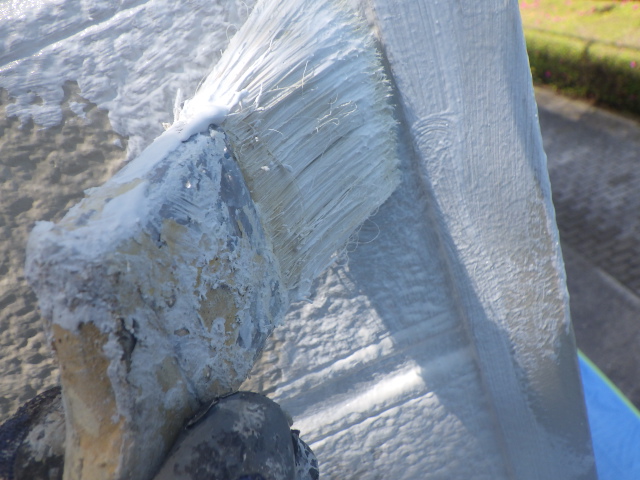 外壁下塗り中です