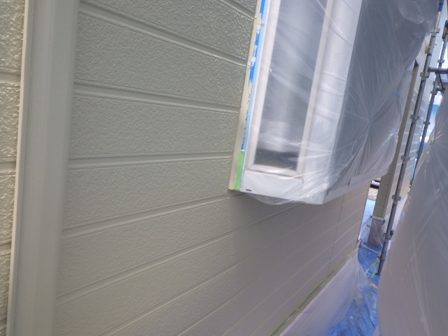 外壁中塗り終了です