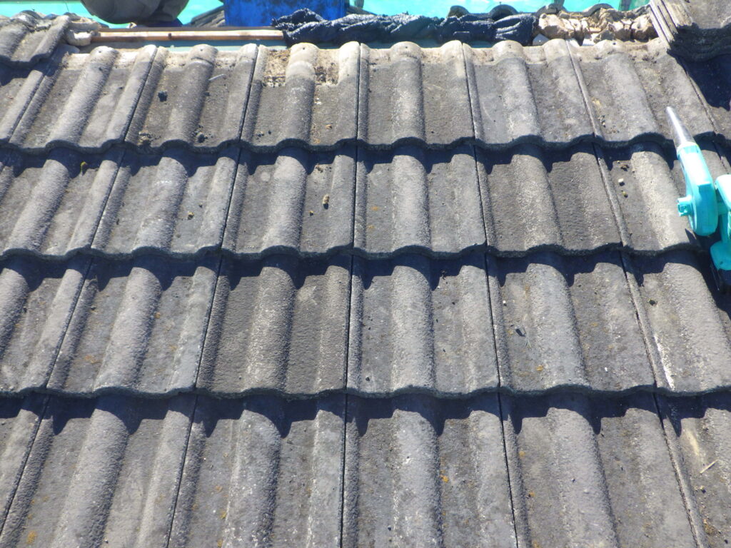 瓦を葺き直しました