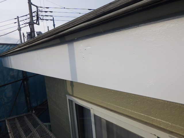 破風板金の上塗り終了です