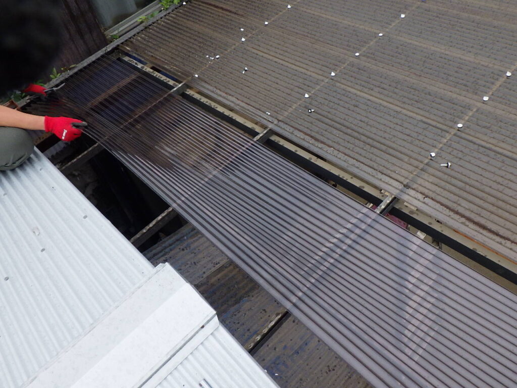 波板を仮置きしました