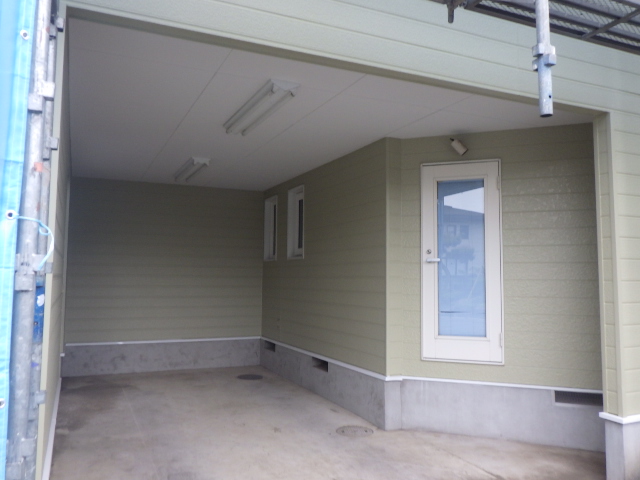 施工後の駐車場外壁です