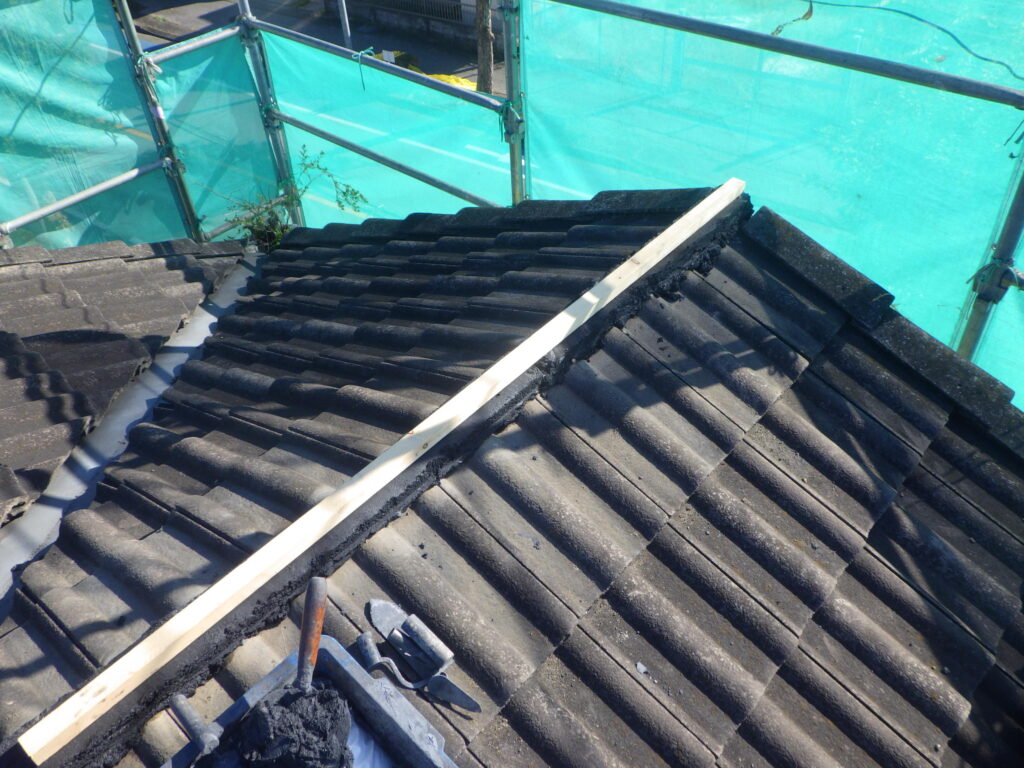 棟木の取り付け中です