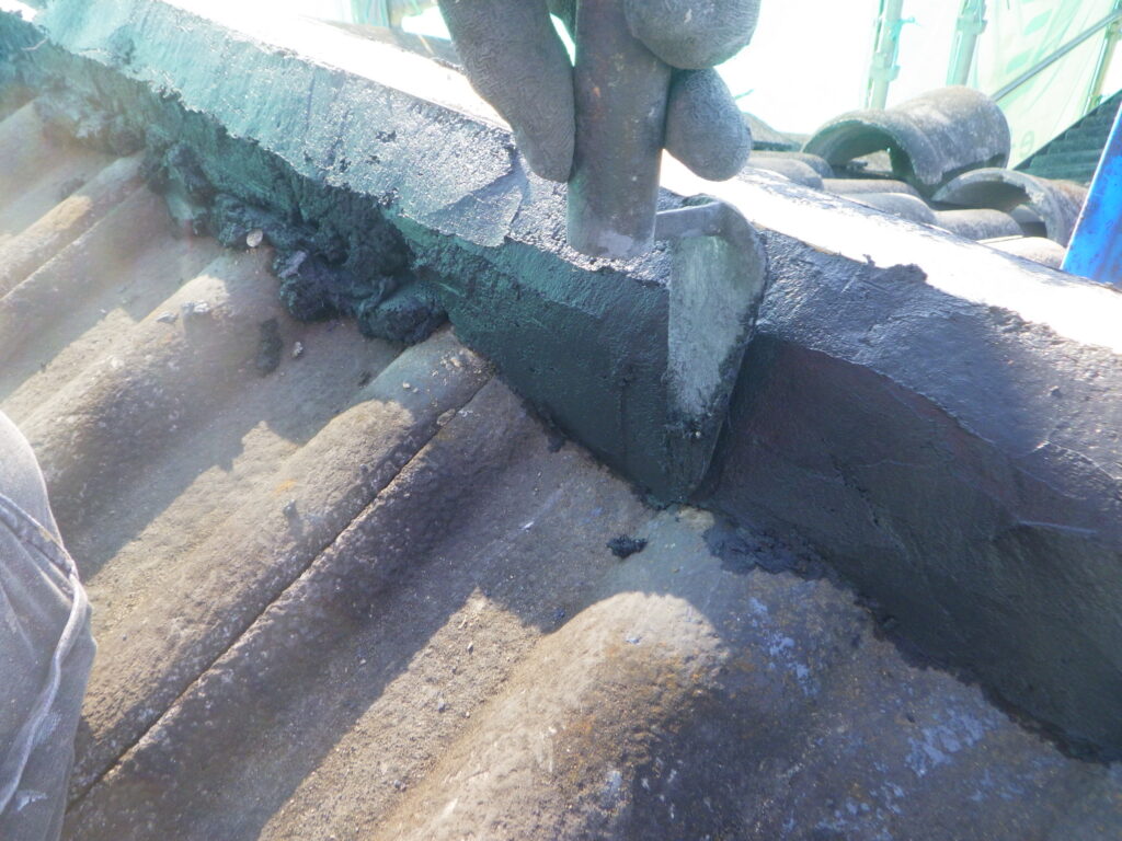 棟木の固定中です