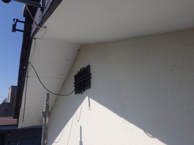 施工前の軒天の状態です