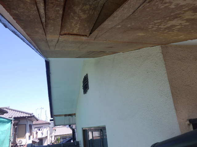 軒天剥がし終了です