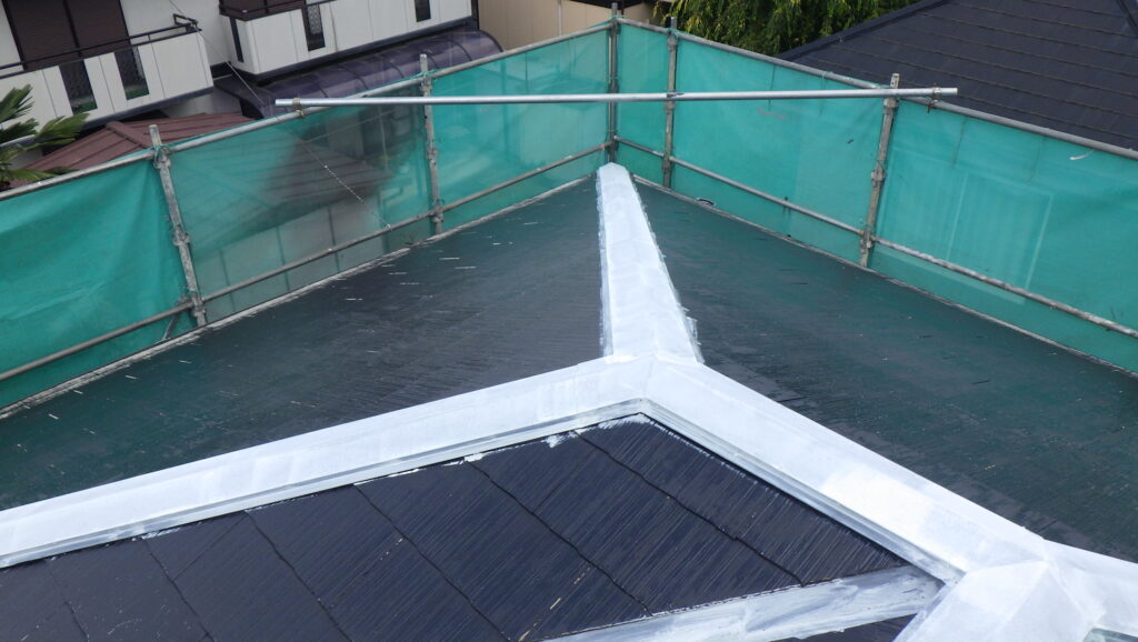 スレートの下塗り終了です