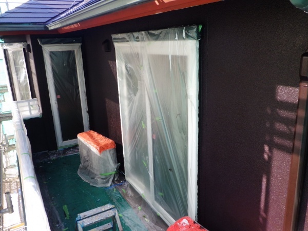 幕板上段の中塗り塗装終了です