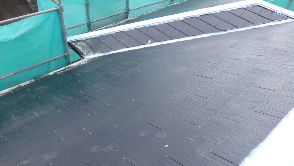 スレートの下塗り終了です