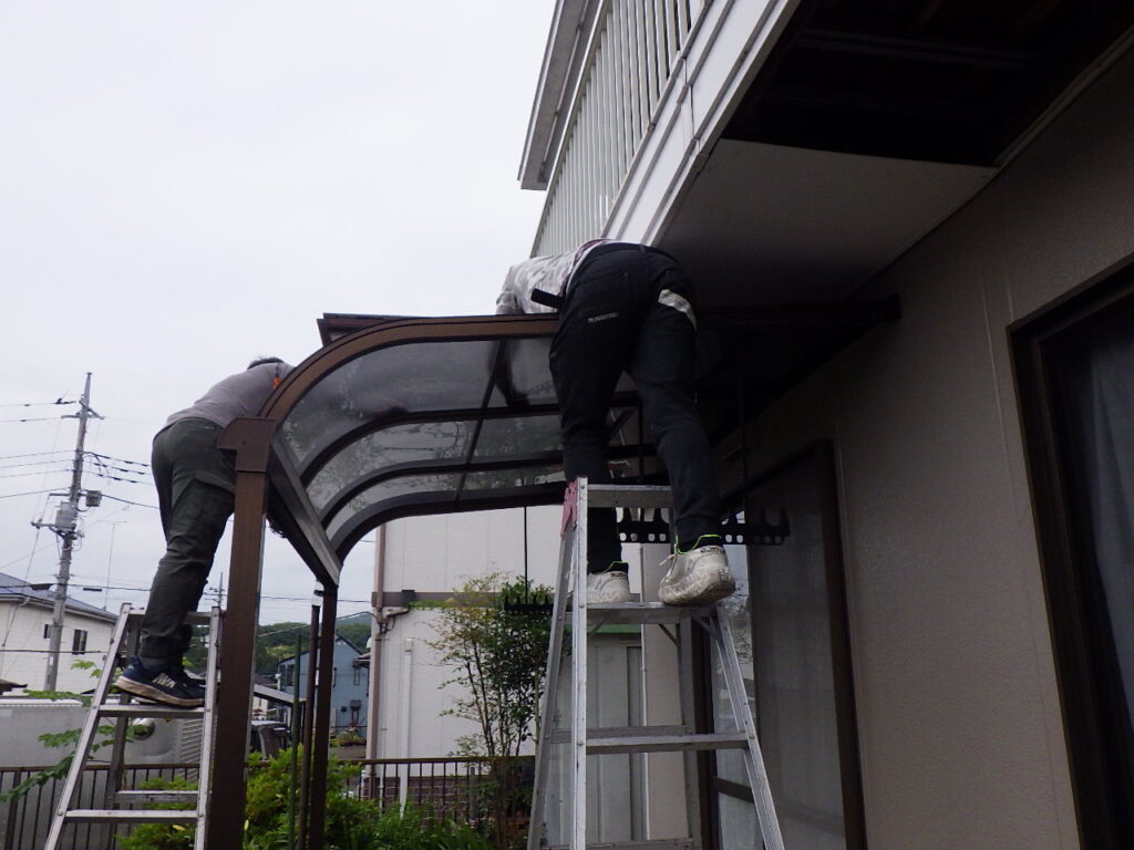 ポリカを取り外しました