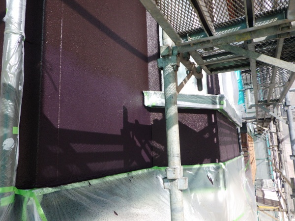 幕板上段の上塗り塗装終了です