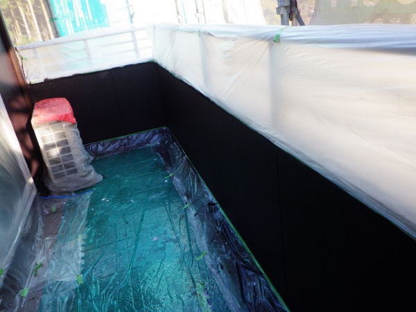 幕板上段の上塗り塗装終了です