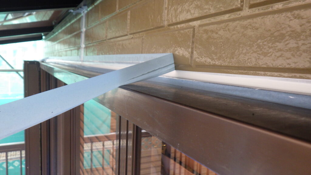 養生を剥がします