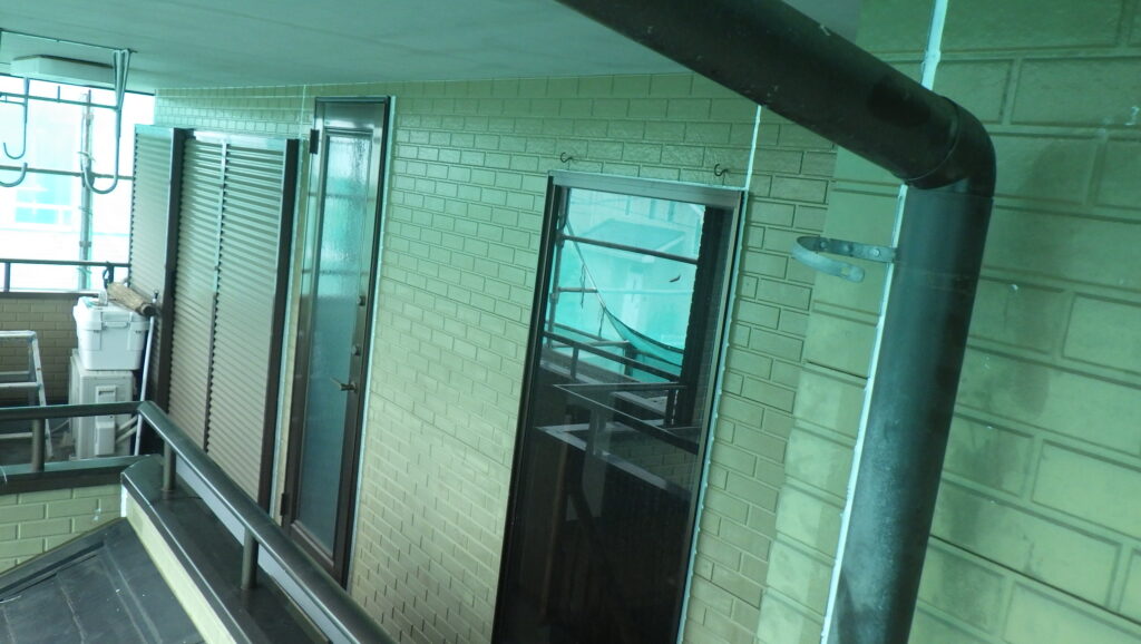 シーリングの打ち替え終了です