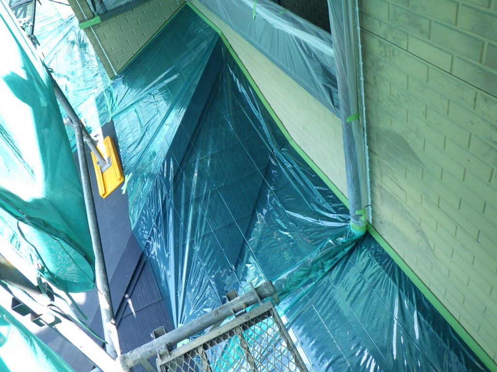 下屋根養生をしました