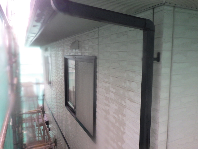 外壁の高圧洗浄終了です