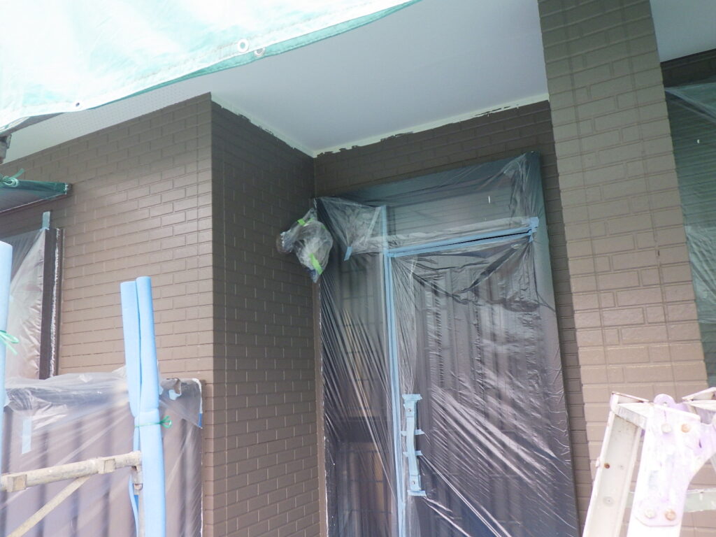 外壁の中塗り塗装終了です