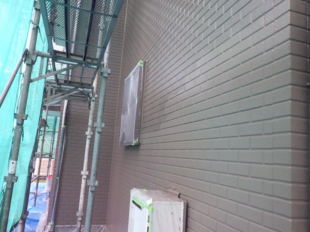 外壁の上塗り塗装終了です